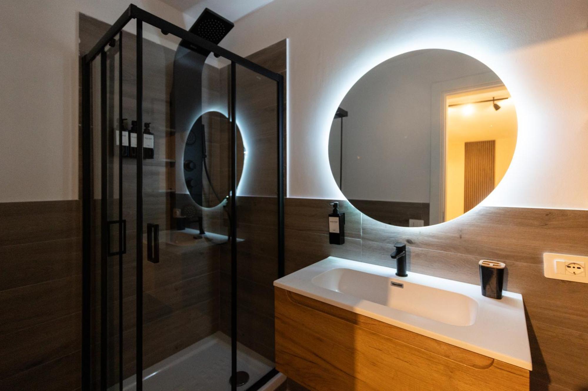 Urban Chic Luxury * Rom