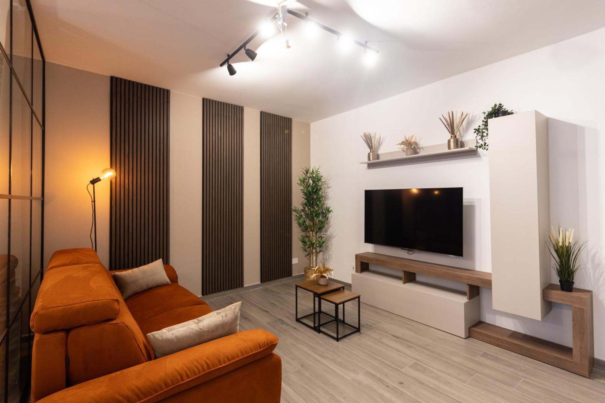 Urban Chic Luxury * Rom