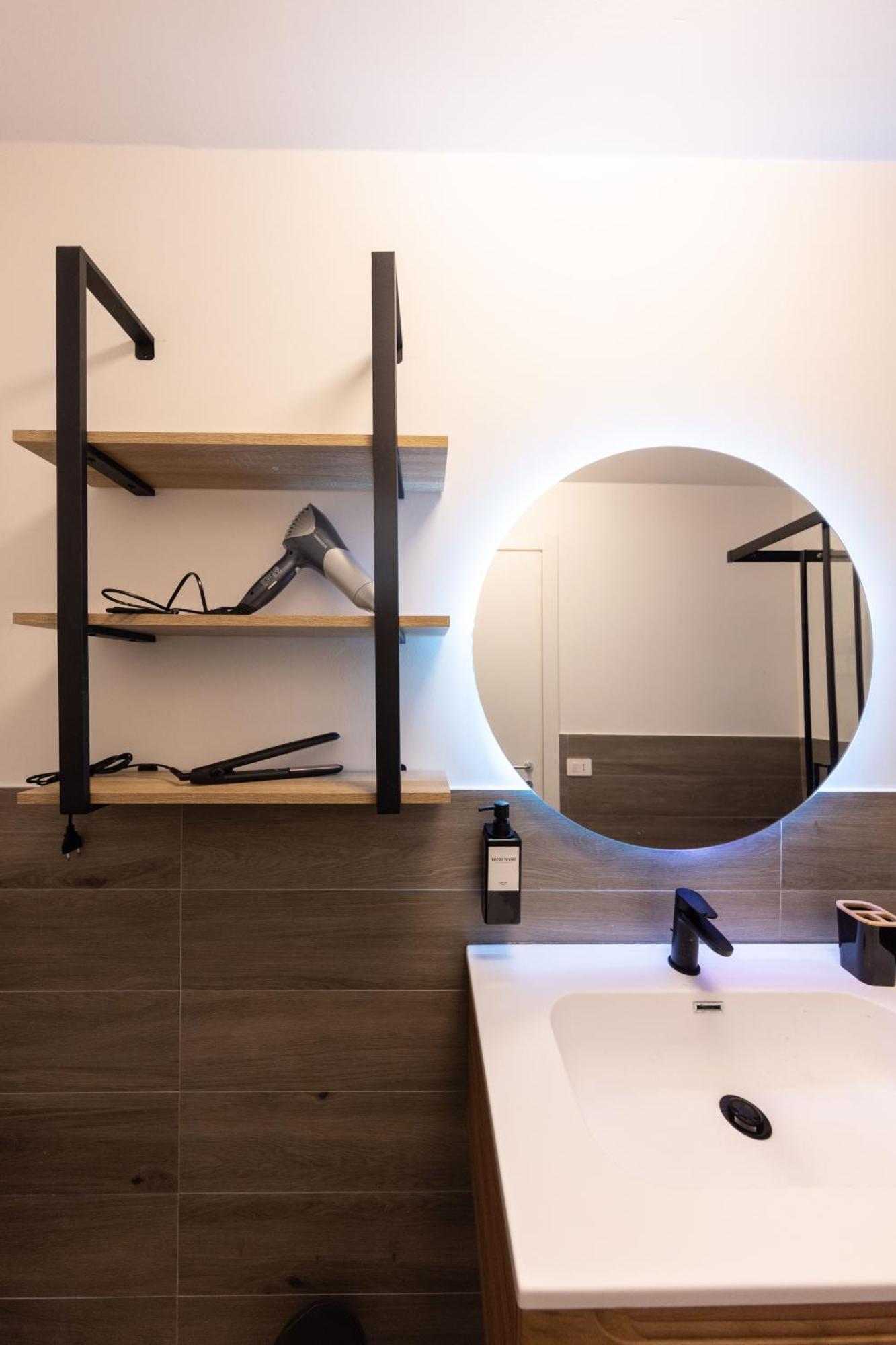 Urban Chic Luxury * Rom